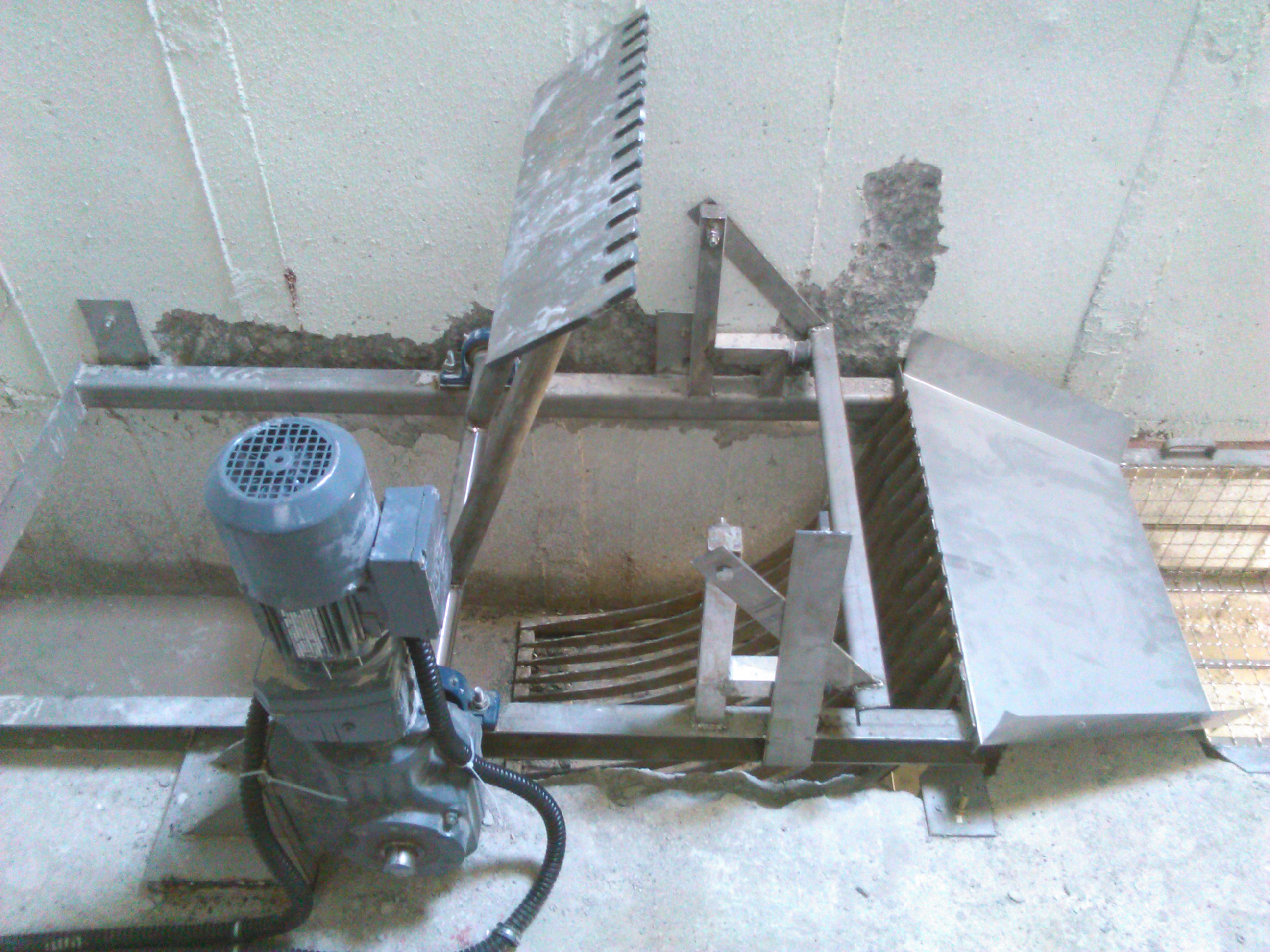 ساخت آشغالگیر شرکت حیدربابا